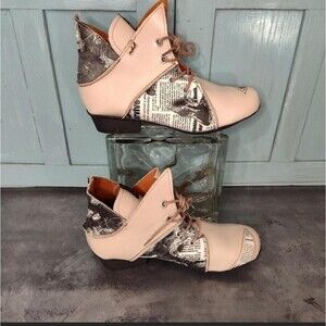 Tma Eyes Womens Lace Up Newspaper Print Leather Booties Size EU 42